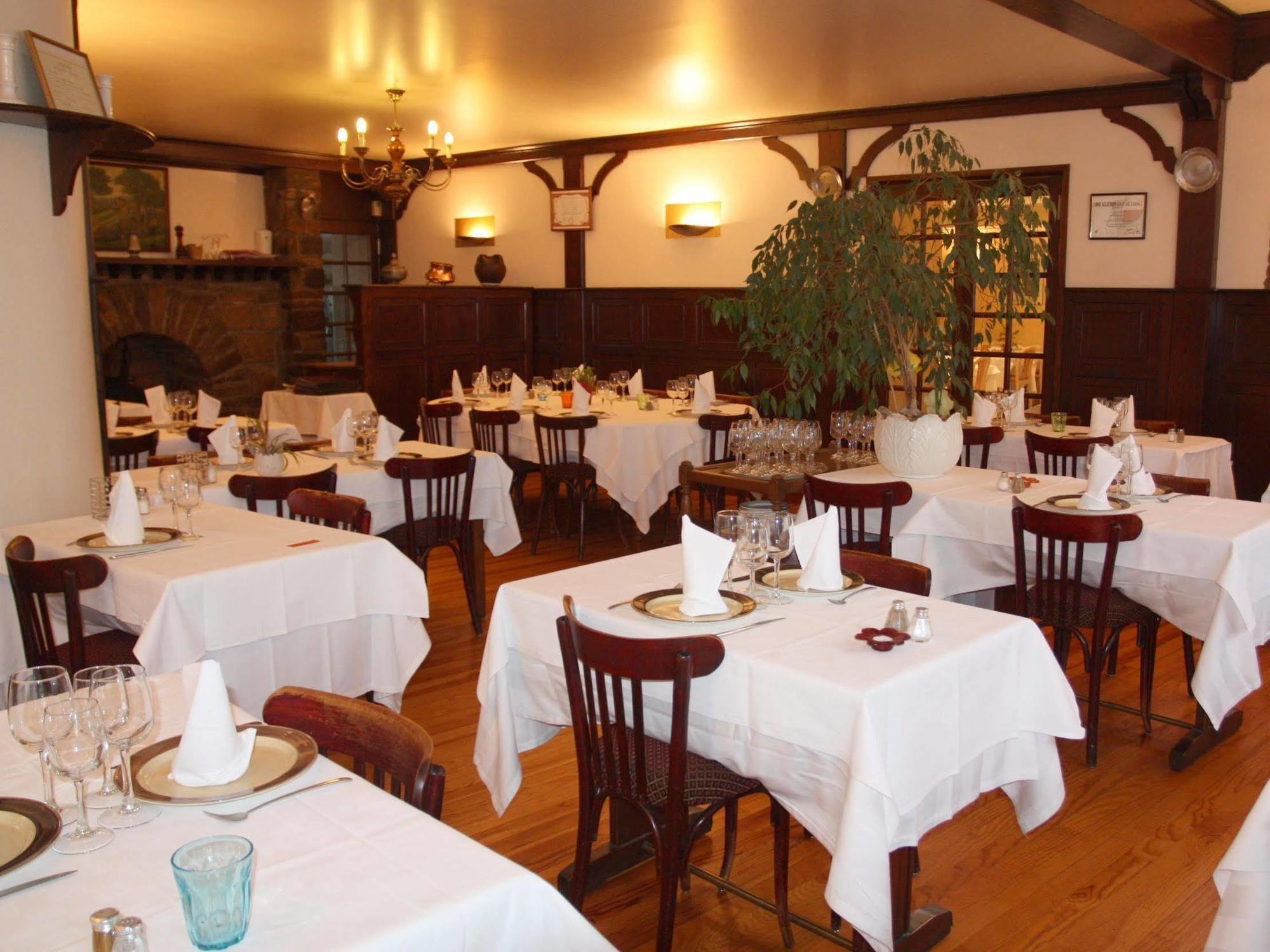 Logis Hotel Restaurant Des Voyageurs Pont-de-Salars Экстерьер фото